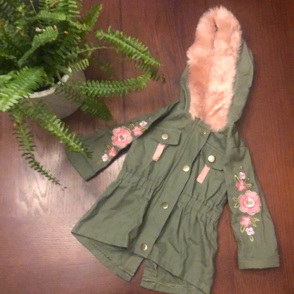 Little Lass Other - 🎀Olive green infant jacket w/flowers on sleeve 🎀
